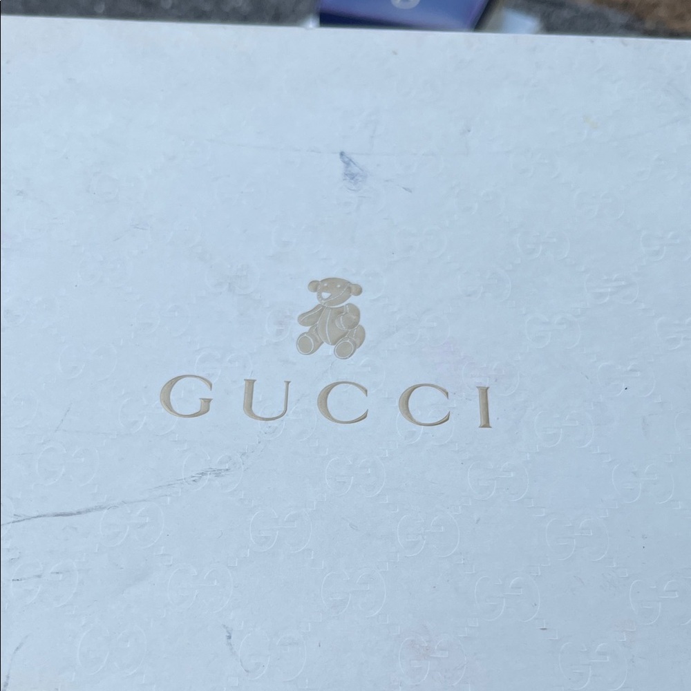 Gucci Cream Box with Gold Logo